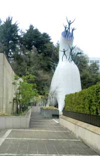 母の塔