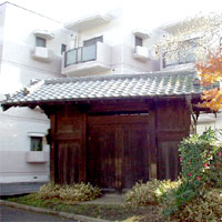 門