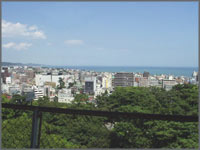 小田原市街と相模湾